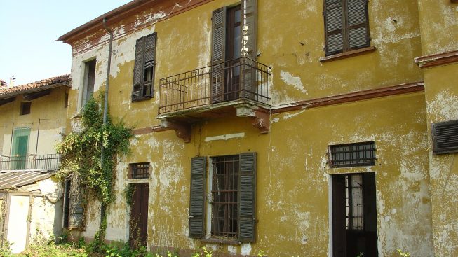 casa-del-fascio-vinzaglio-novara-piemonte-via-francigena.jpg