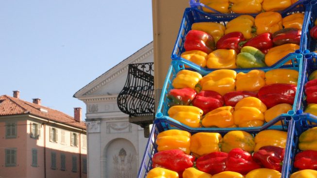 peperoni_fiera_carmagnola_2016_sfondo_chiesa_sagostino_md.jpg