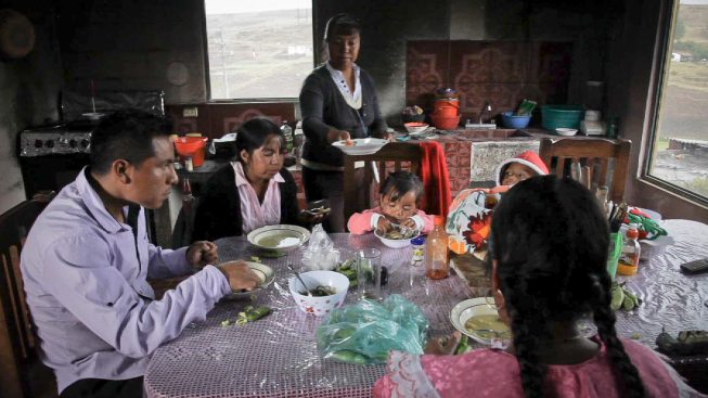 footprint_-family-meal-in-mazahua-territory-in-mexico.jpg