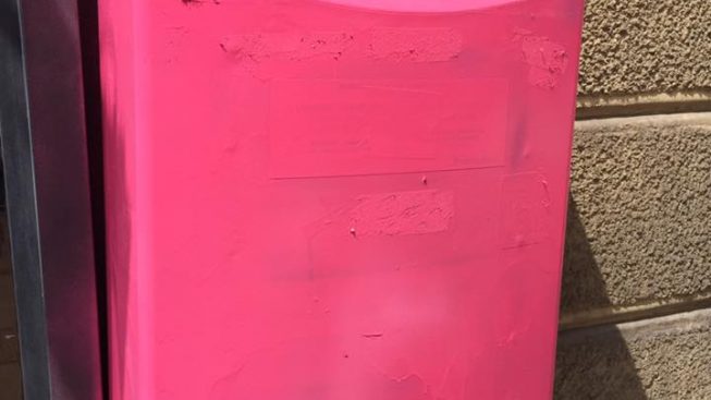 cassetta-posta-rosa.jpg