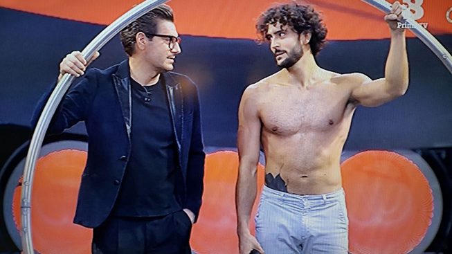 Andrea-Cerrato-con-Enrico-Papi-a-La-Notte-dei-Record-00