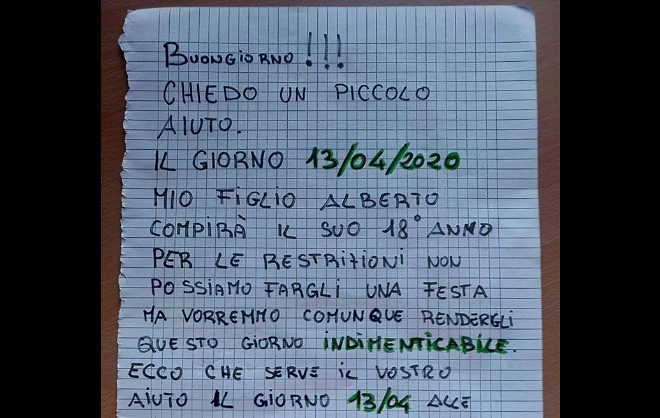 Torino, chiede all'intera via di cantare tanti auguri dal balcone al figlio  per i 18 anni