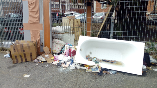 discarica-via-pirano-torino