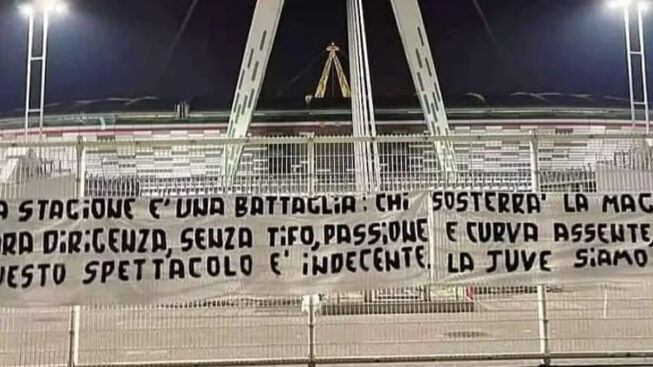Striscione tifosi juve