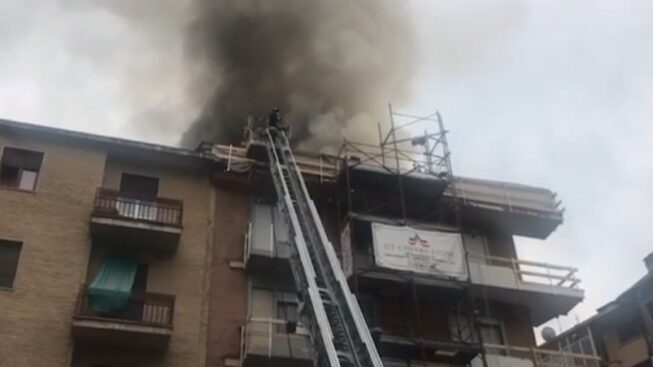 incendio-torino-via-piossasco