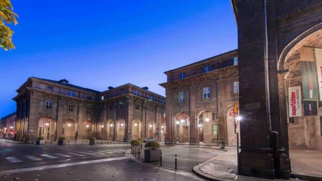1_Polo del ‘900, da sinistra palazzo San Daniele e palazzo San Celso