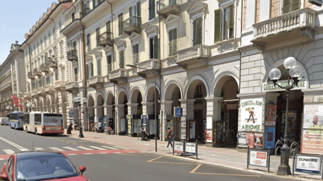 corso nizza cuneo pasticceria airone pedone investito sulle strisce