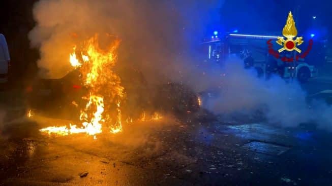 incendio-auto-via-togliatti-chivasso-221021-2