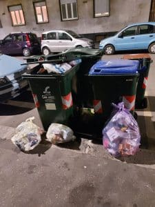rifiuti spazzatura bidoni torino