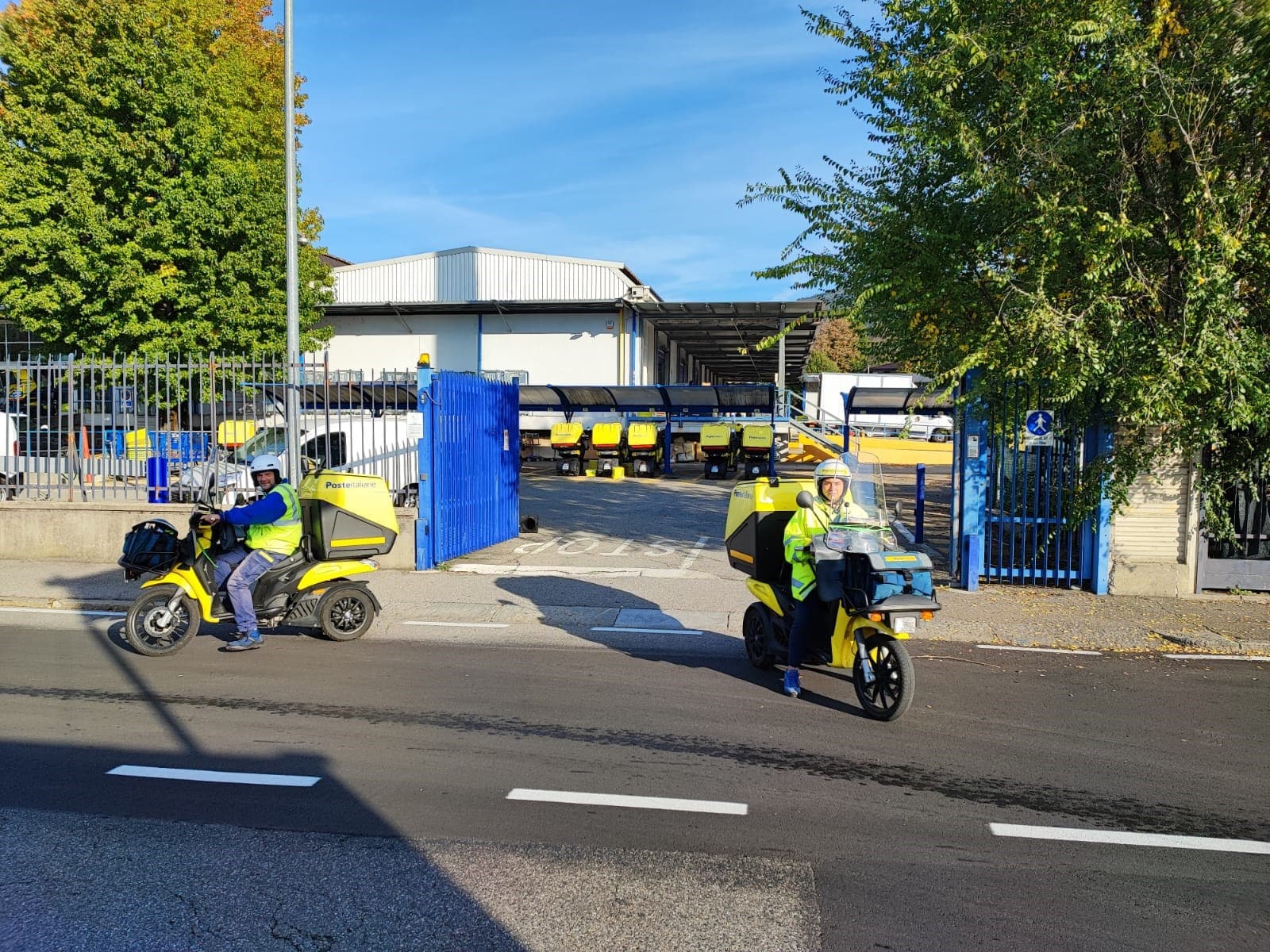 portalettere poste italiane postino postina