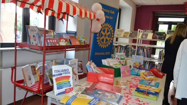 IL CLUB ROTARY ‘TORINO EST’ HA DONATO UNA DOTAZIONE DI LIBRI ‘ACCESSIBILI’ ALLA BIBLIOTECA CIVICA CALVINO (2)