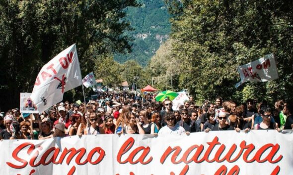 https://www.quotidianopiemontese.it/wp-content/uploads/2023/08/NoTav-Susa-590x354.jpg