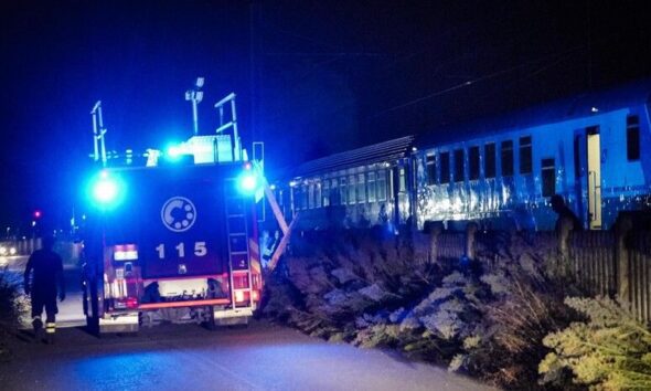 https://www.quotidianopiemontese.it/wp-content/uploads/2023/08/incidente-ferroviario-brandizzo-590x354.jpg