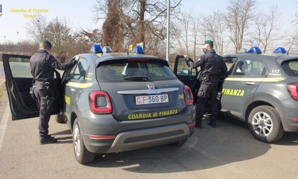 https://www.quotidianopiemontese.it/wp-content/uploads/2023/10/GuardiadiFinanza-Torino-590x354.jpg