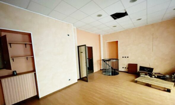 https://www.quotidianopiemontese.it/wp-content/uploads/2024/01/gioielleria-confiscata-alla-mafia-in-via-Rossana-24-a-Torino-590x354.jpeg