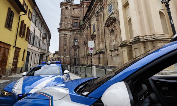 https://www.quotidianopiemontese.it/wp-content/uploads/2024/05/polizia-novara-590x354.jpg