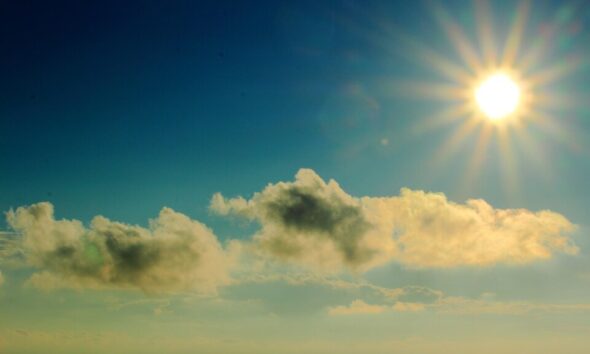 https://www.quotidianopiemontese.it/wp-content/uploads/2025/05/960px-Paola_CS_-_vista_da__valico_crocetta__-_cielo_e_sole-590x354.jpeg