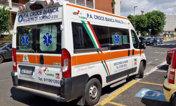 https://www.quotidianopiemontese.it/wp-content/uploads/2025/05/ambulanza-croce-bianca-rivalta-118-qp-590x354.jpg