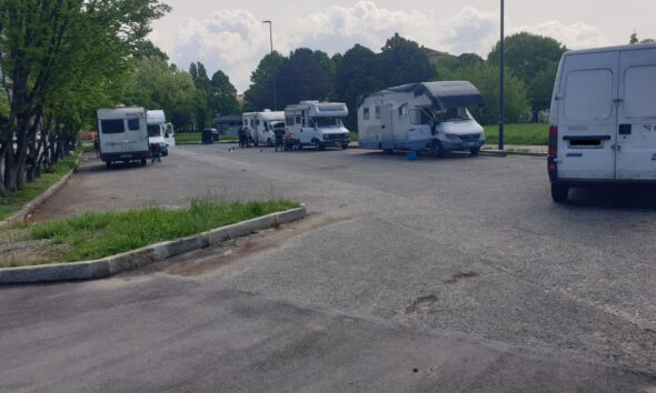 https://www.quotidianopiemontese.it/wp-content/uploads/2025/05/nomadi-camper-via-nitti-rubino-torino-qp-590x354.jpg