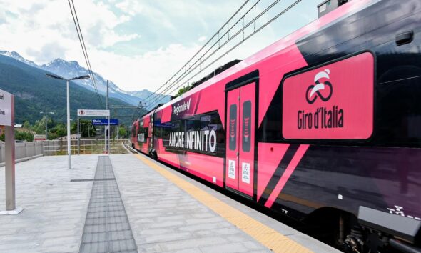 https://www.quotidianopiemontese.it/wp-content/uploads/2025/05/treno-giro-590x354.jpg