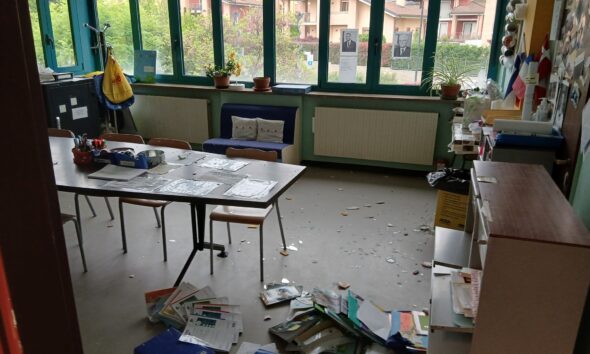 https://www.quotidianopiemontese.it/wp-content/uploads/2025/05/vandali-scuola-gustavo-rol-pinerolo-590x354.jpg