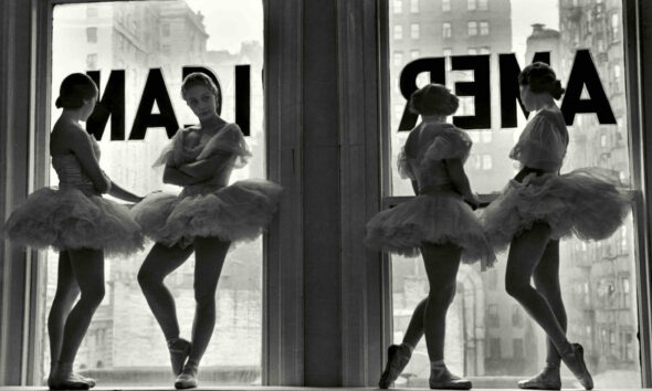 https://www.quotidianopiemontese.it/wp-content/uploads/2025/06/ballerine-Alfred-Eisenstaedt-590x354.jpg