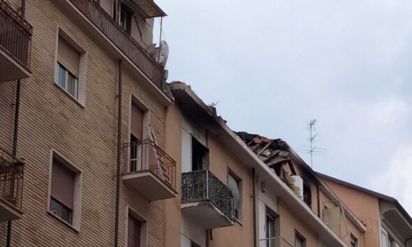 https://www.quotidianopiemontese.it/wp-content/uploads/2025/06/esplosione-via-nizza-i-danni-590x354.jpg