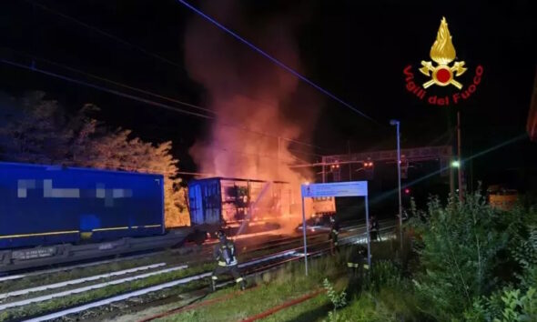 https://www.quotidianopiemontese.it/wp-content/uploads/2025/06/incendio-treno-stazione-varzo-590x354.jpg