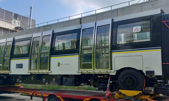 https://www.quotidianopiemontese.it/wp-content/uploads/2025/06/metropolitana-treno-Alstom-590x354.jpeg