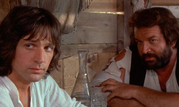 https://www.quotidianopiemontese.it/wp-content/uploads/2025/06/quattro-mosche-velluto-grigio-bud-spencer-590x354.jpg