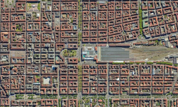 https://www.quotidianopiemontese.it/wp-content/uploads/2025/06/torino-foto-aerea-reterritorio-590x354.jpg