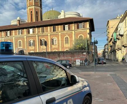 https://www.quotidianopiemontese.it/wp-content/uploads/2025/07/barriera-milano-controlli-polizia-e1753444685676-433x354.jpeg