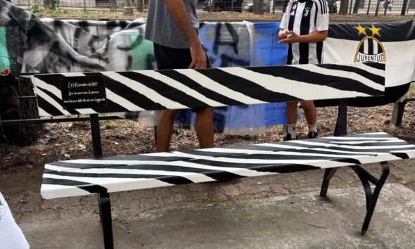 https://www.quotidianopiemontese.it/wp-content/uploads/2025/07/panchina-juve-corso-re-umberto-e1752351216294-590x354.jpg