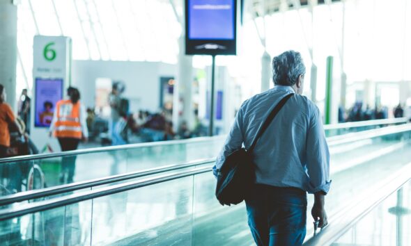 https://www.quotidianopiemontese.it/wp-content/uploads/2025/07/pexels-rrodriguesim-aeroporto-bagagli--590x354.jpg