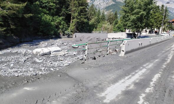 https://www.quotidianopiemontese.it/wp-content/uploads/2025/07/pulizia_SP-216-del-Melezet_Bardonecchia_01_07_2025_4-590x354.jpeg