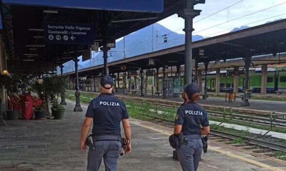 https://www.quotidianopiemontese.it/wp-content/uploads/2025/08/stazione-domodossola-polizia-e1778585204823-590x354.jpg