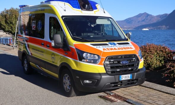 Tragedia nel Novarese: giovane di 20 anni muore in un incidente tra auto e tir a Barengo