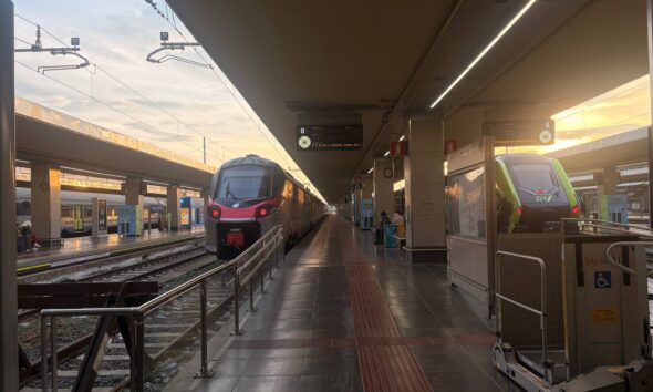 https://www.quotidianopiemontese.it/wp-content/uploads/2025/11/binari-stazione-porta-nuova-torino-qp-590x354.jpg