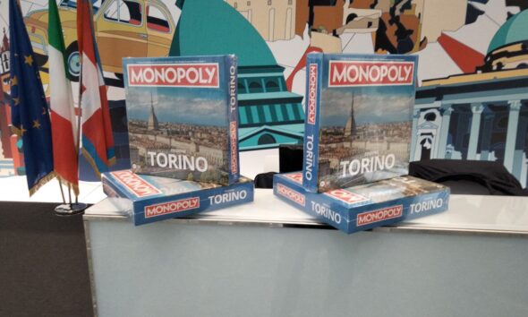https://www.quotidianopiemontese.it/wp-content/uploads/2025/11/monopoly-torino-qp-590x354.jpg
