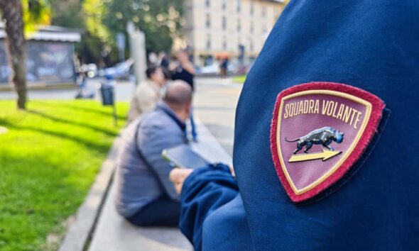 https://www.quotidianopiemontese.it/wp-content/uploads/2025/12/Squadra-volante-590x354.jpeg