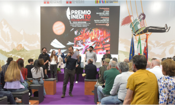https://www.quotidianopiemontese.it/wp-content/uploads/2025/12/foto-Premio-Inedito-premiazione-al-Salone-del-Libro-di-Torino-edizione-2025-590x354.png