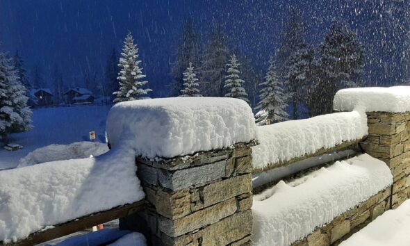 https://www.quotidianopiemontese.it/wp-content/uploads/2025/12/neve-ceresole-reale-1-590x354.jpg