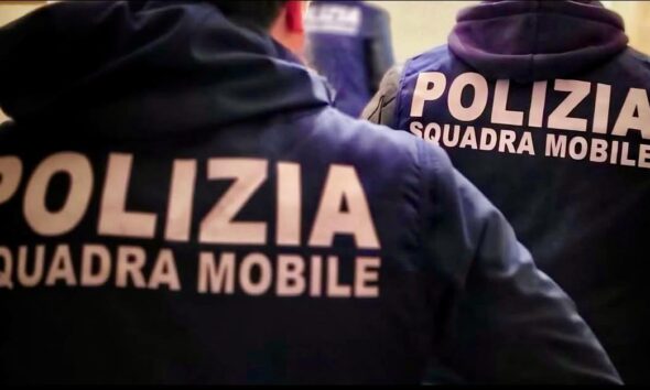 https://www.quotidianopiemontese.it/wp-content/uploads/2026/01/08.01.2026-squadra-mobile-arresto-590x354.jpg