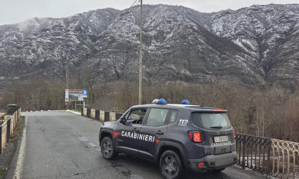 https://www.quotidianopiemontese.it/wp-content/uploads/2026/02/Arquata-Scrivia-neve-carabinieri-590x354.jpg