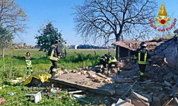 https://www.quotidianopiemontese.it/wp-content/uploads/2026/03/crollo-casolare-roma-590x354.jpg