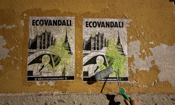 https://www.quotidianopiemontese.it/wp-content/uploads/2026/04/Exctionction-rebellion-ecovandali-590x354.jpeg