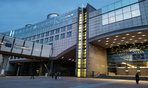 https://www.quotidianopiemontese.it/wp-content/uploads/2026/05/parlamento-europeo-bruxelles-qp-590x354.png