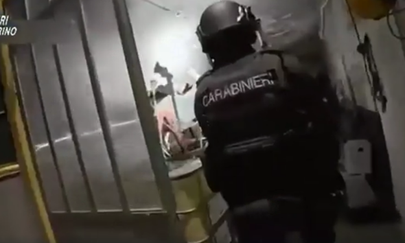 https://www.quotidianopiemontese.it/wp-content/uploads/2026/06/blitz-carabinieri-droga-590x354.png