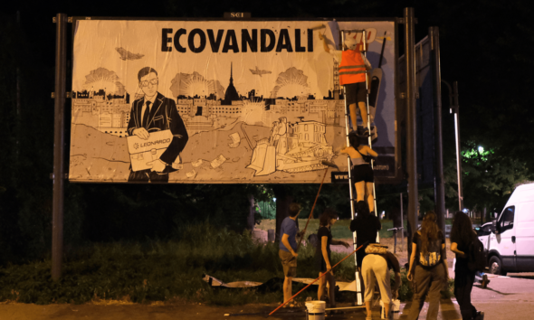 https://www.quotidianopiemontese.it/wp-content/uploads/2026/06/extinction-rebellion-leonardo-torino-590x354.png