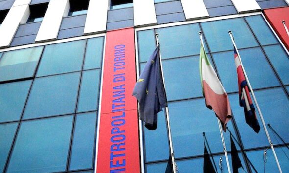 https://www.quotidianopiemontese.it/wp-content/uploads/2026/07/FACCIATA_PALAZZO_INGHILTERRA_Citta-metropolitana-590x354.jpg